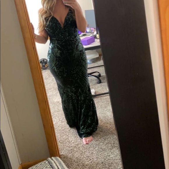 Fritzy sequin mermaid formal dress - Picture 4 of 4